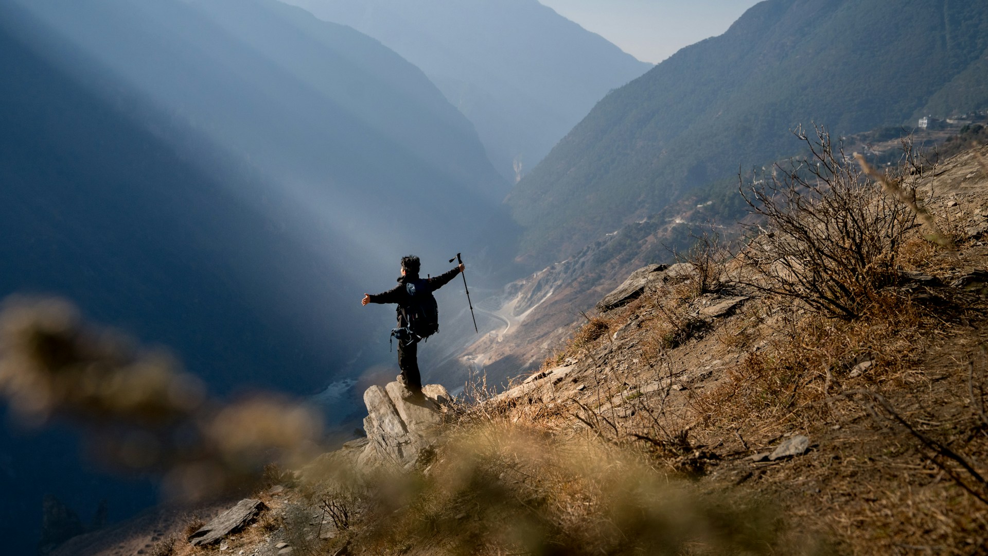 Wanderer auf Bergspitze